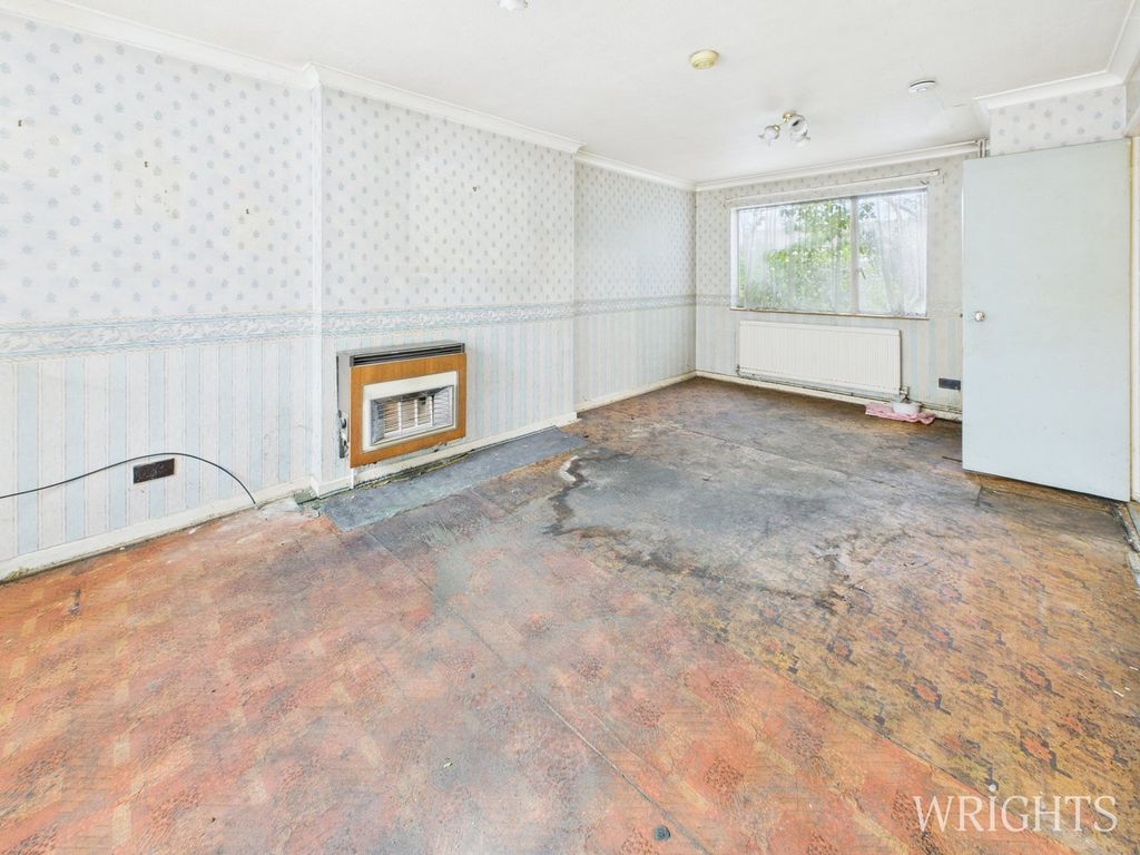 Property photo 2 of 12 Living Room