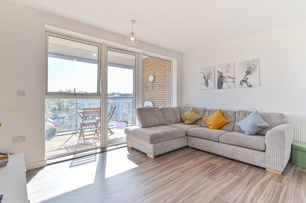 Property photo 2 of 19