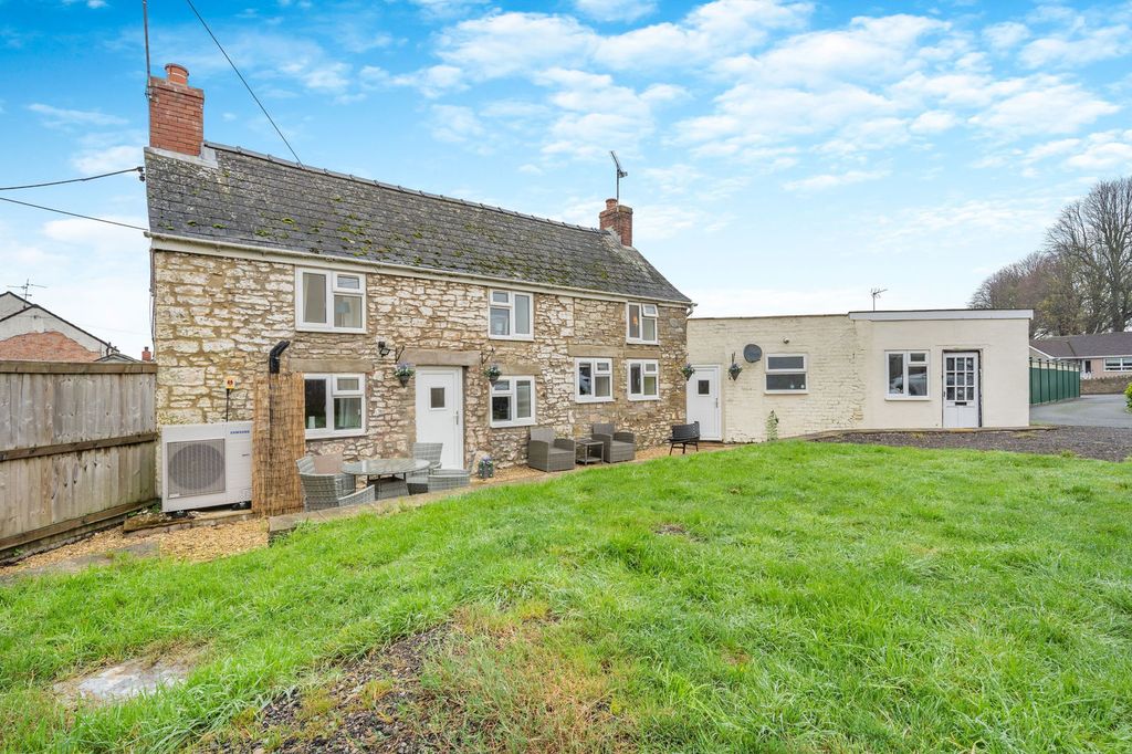 Property photo 1 of 9