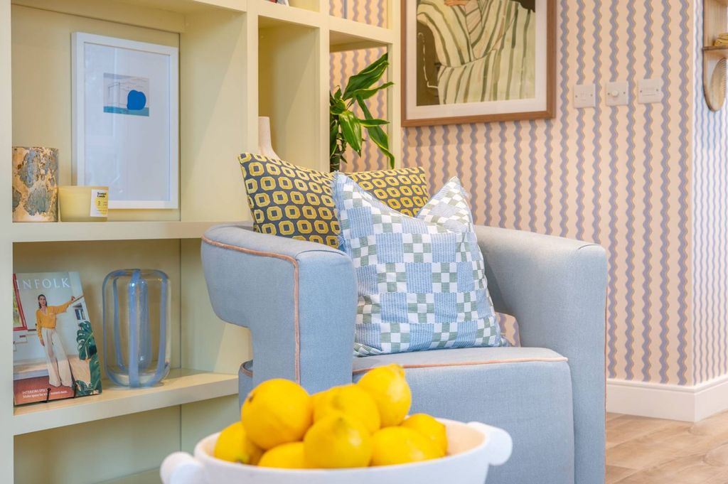 Property photo 2 of 17