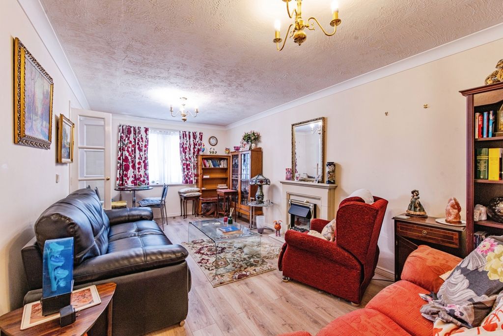 Property photo 2 of 16 Pbox-Img.Jpg