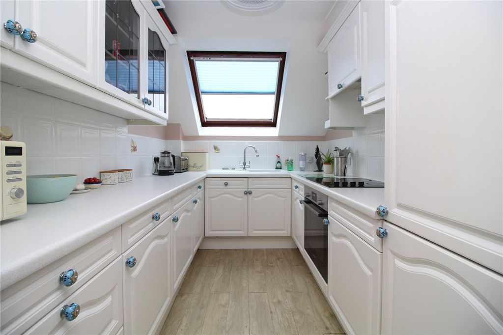 Property photo 3 of 14 Picture No. 18