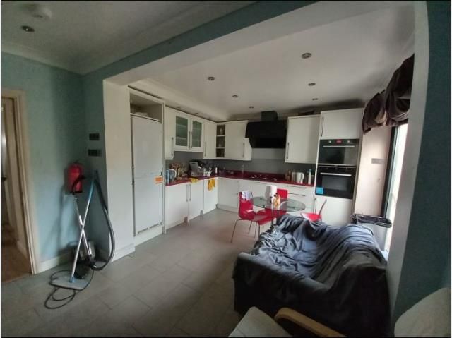 Property photo 3 of 6 Bedroom