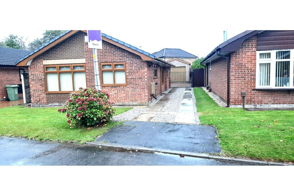 Property photo 2 of 24 Gated Driveway