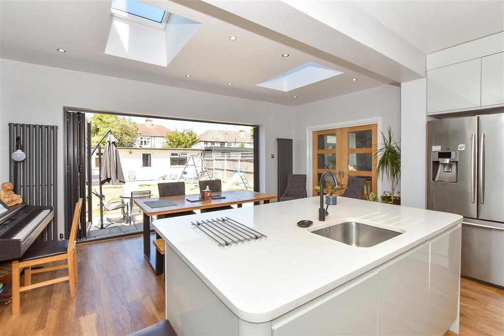 Property photo 2 of 15 Kitchen/Breakfast Room