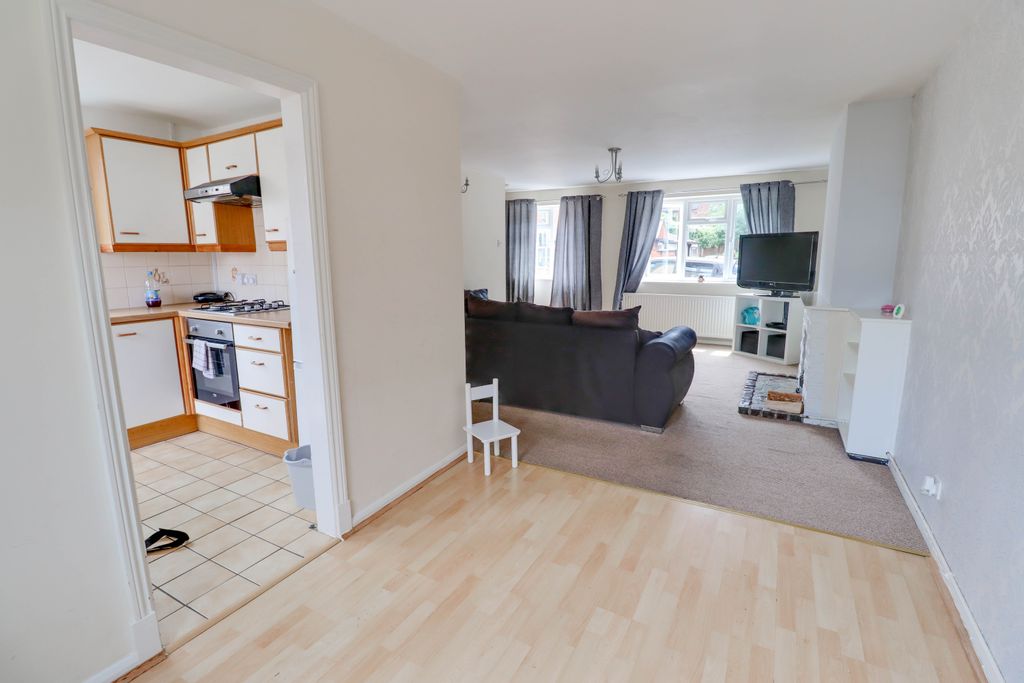 Property photo 3 of 14