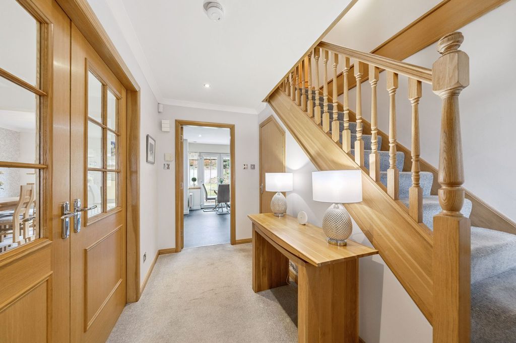 Property photo 2 of 30