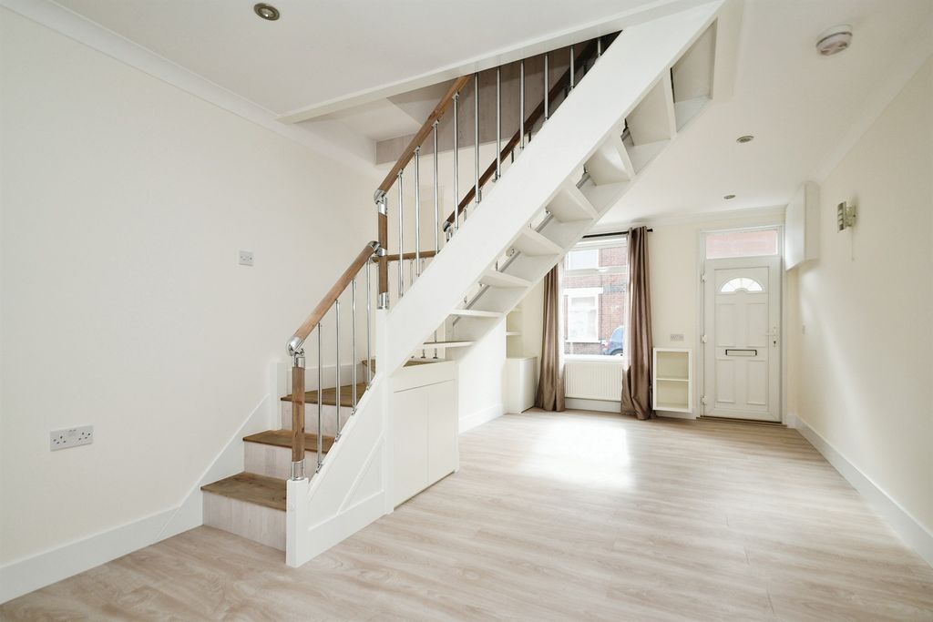 Property photo 2 of 11 Living Room