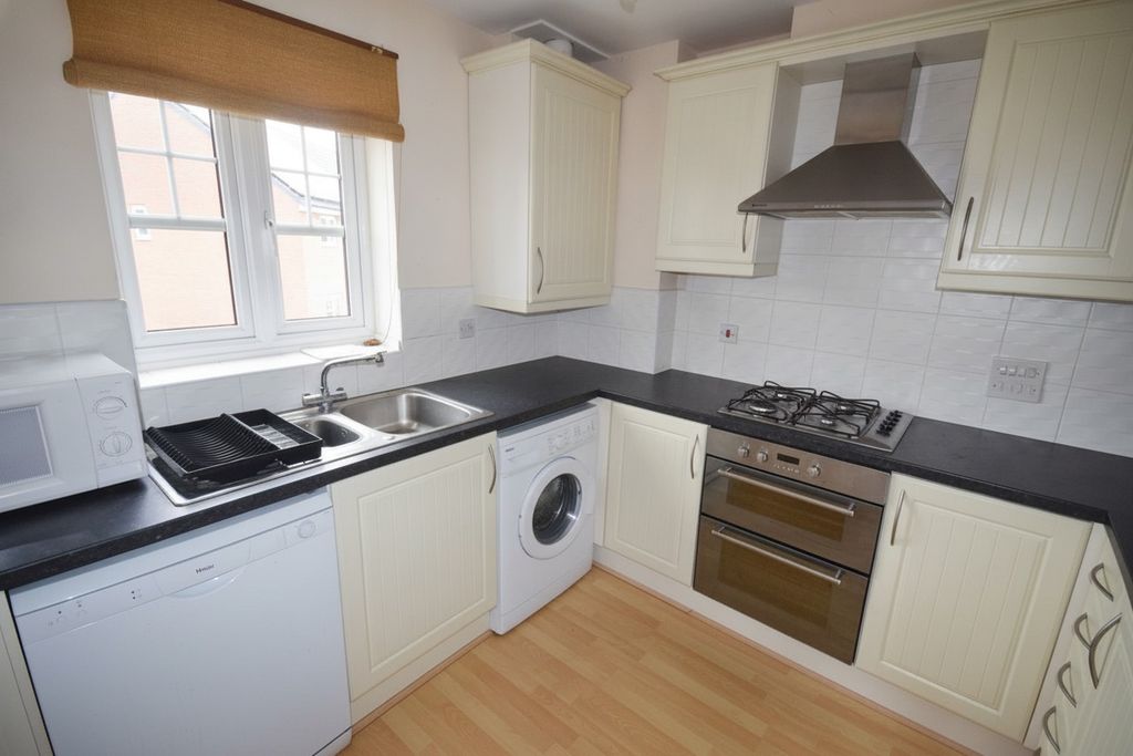 Property photo 2 of 8 1826712