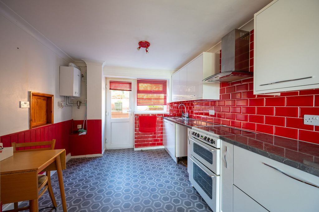 Property photo 3 of 17