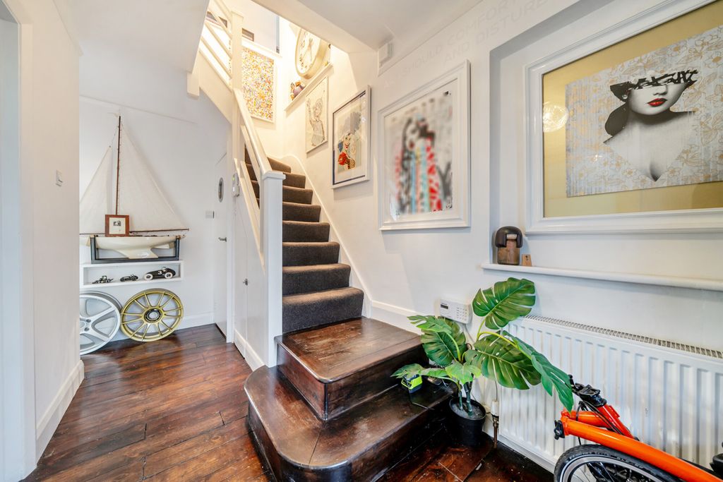 Property photo 2 of 36 1429967-21-69Bb06...