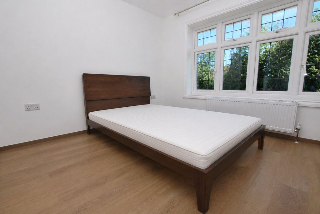 Property photo 3 of 8 Picture No. 04