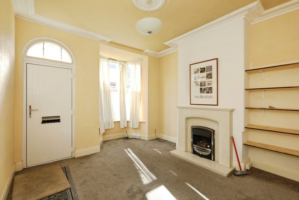 Property photo 3 of 18 Pbox-Img.Jpg