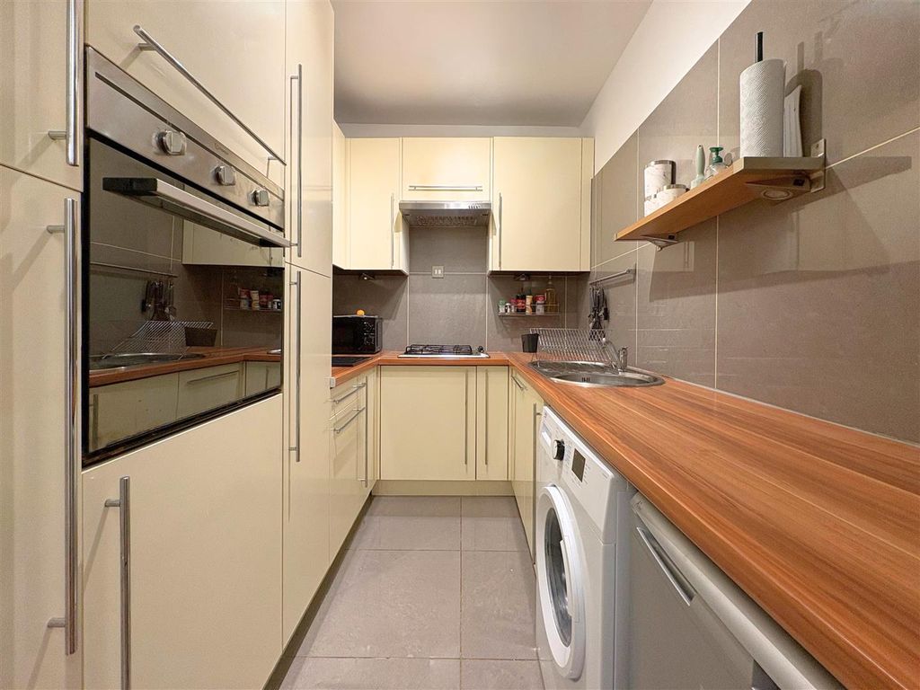 Property photo 2 of 15 Kitchen