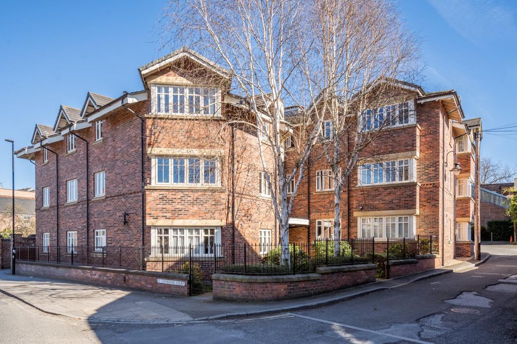 Property photo 1 of 11 External