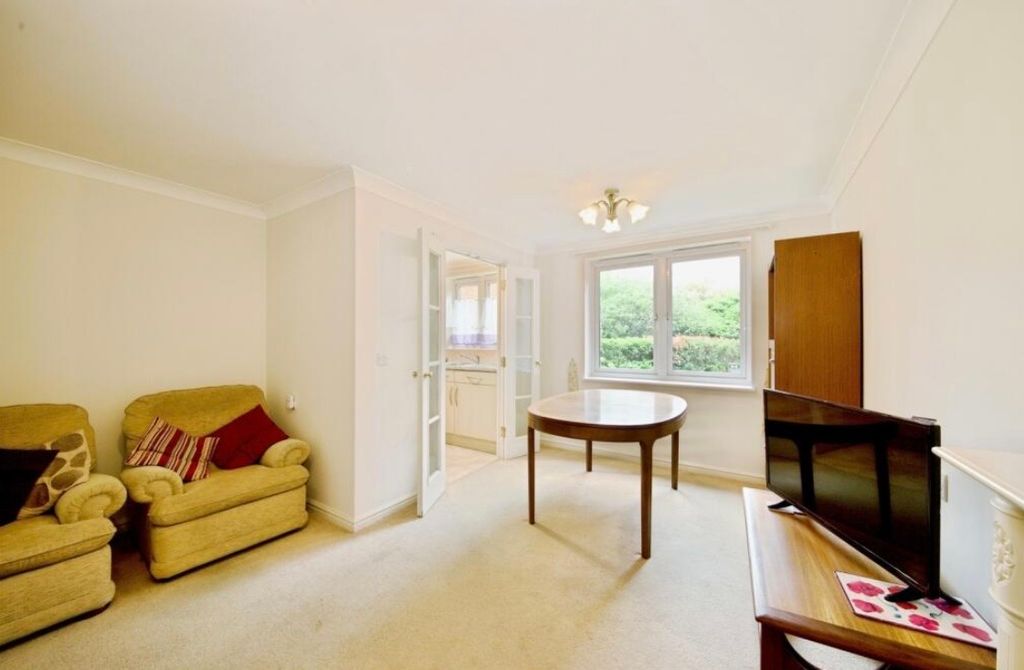 Property photo 2 of 8
