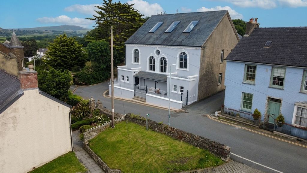 Property photo 1 of 54
