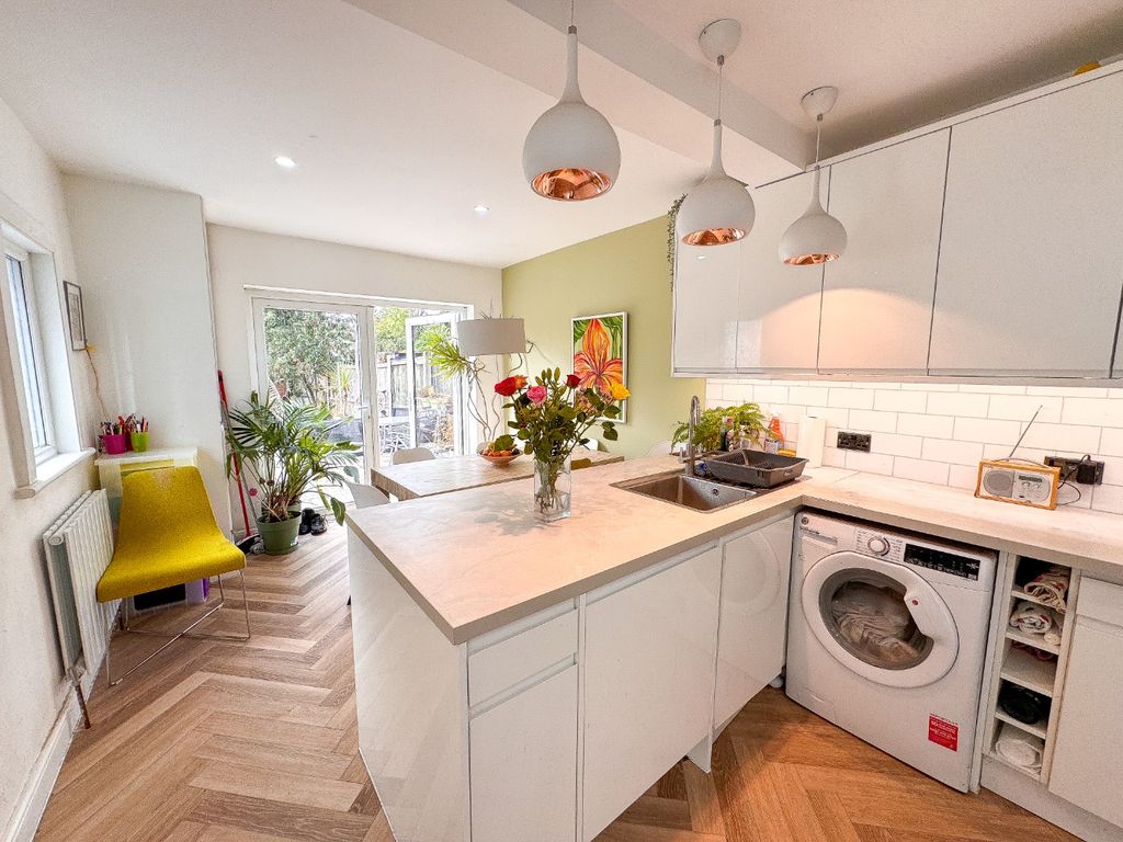 Property photo 2 of 34 1715756