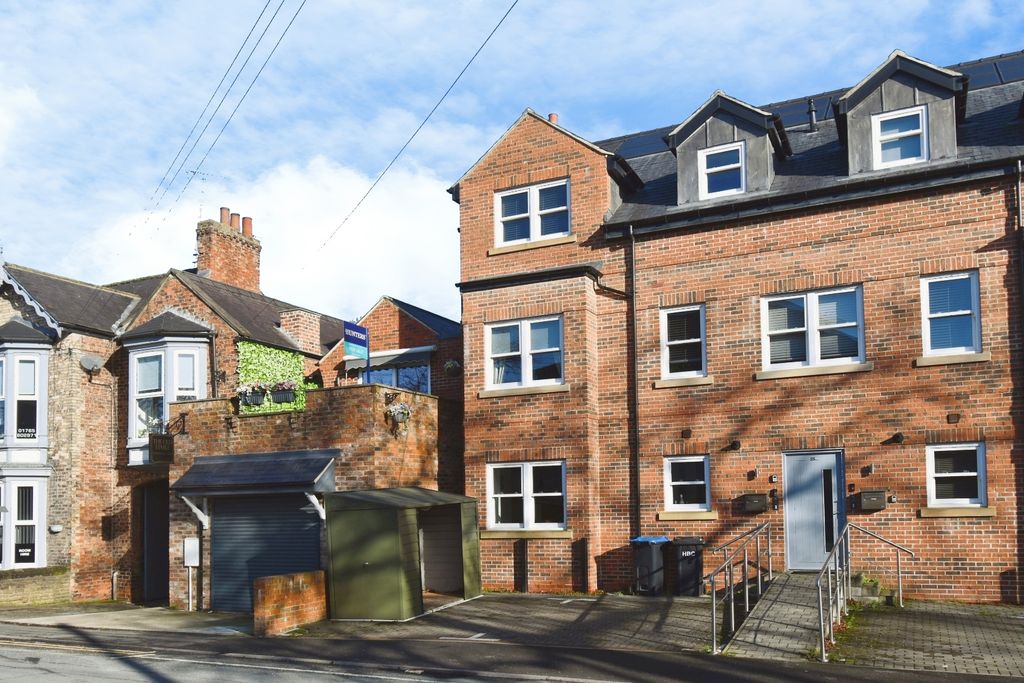 Property photo 1 of 16 Pbox-Img.Jpg