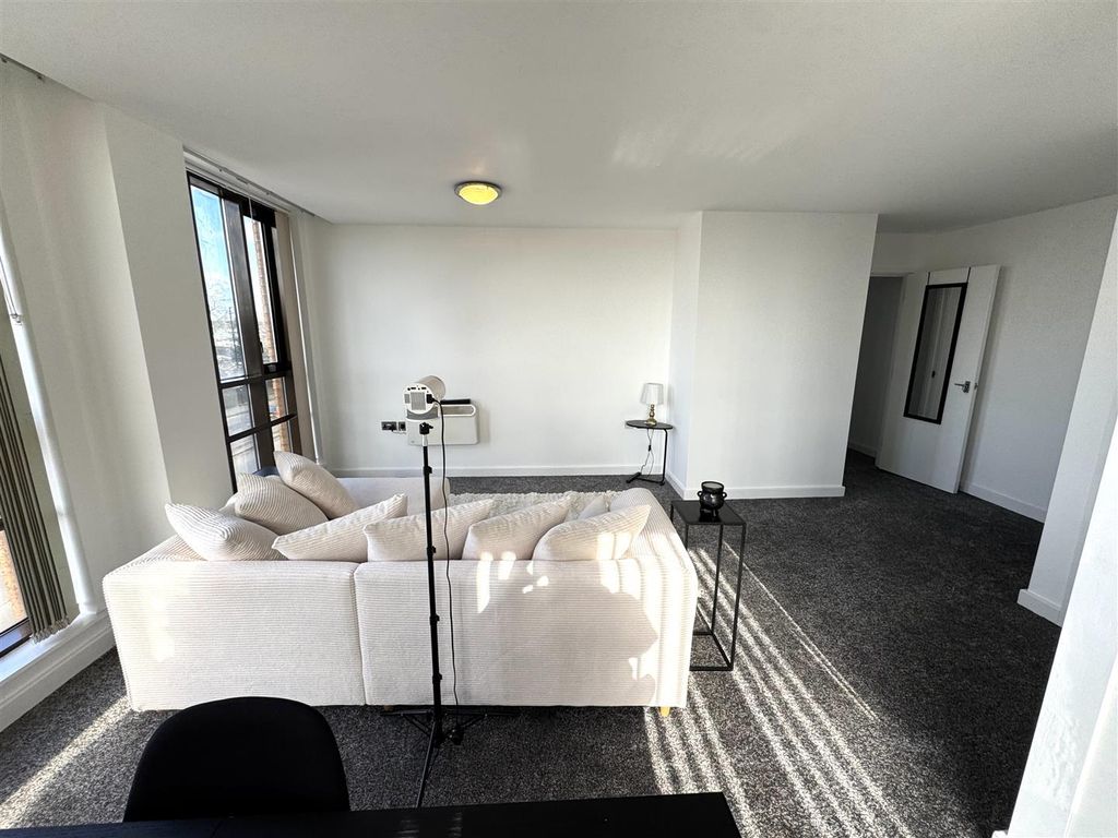 Property photo 3 of 14 Living Room Pic 3.Jpg