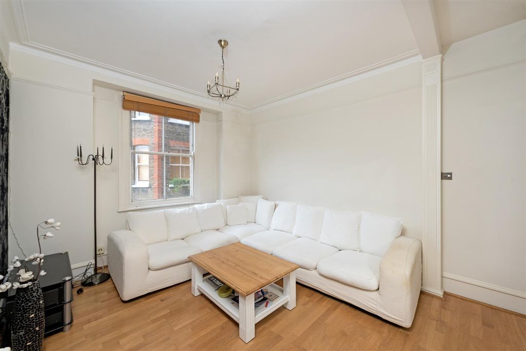 Property photo 3 of 6 3 Waldemar Avenue Mansions Ph5.Jpg