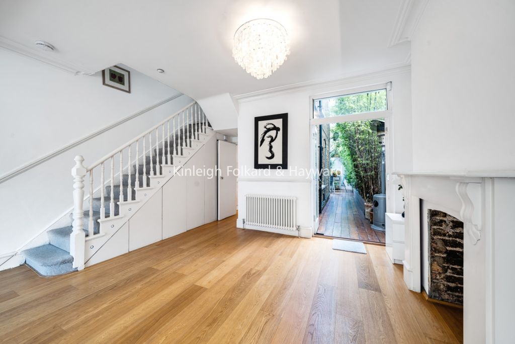 Property photo 3 of 14 Reception