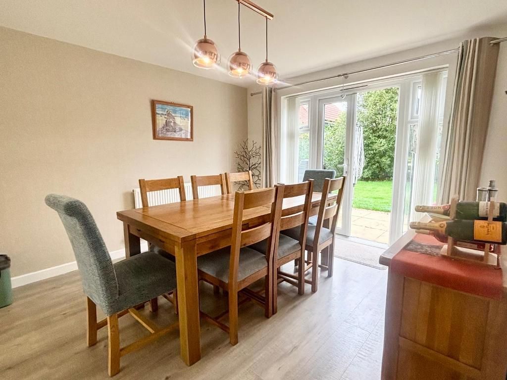 Property photo 3 of 26 Dining Room