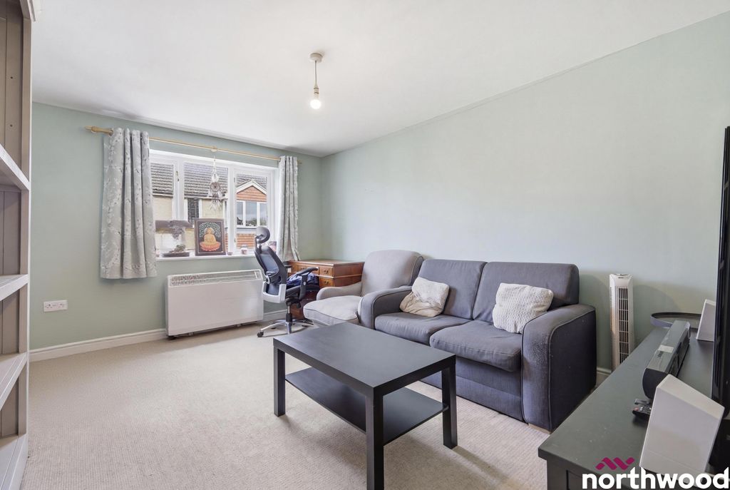 Property photo 2 of 12