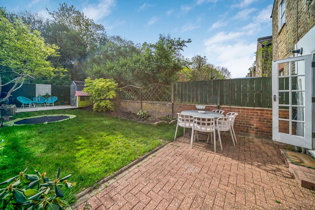 Property photo 2 of 10 Picture No. 27