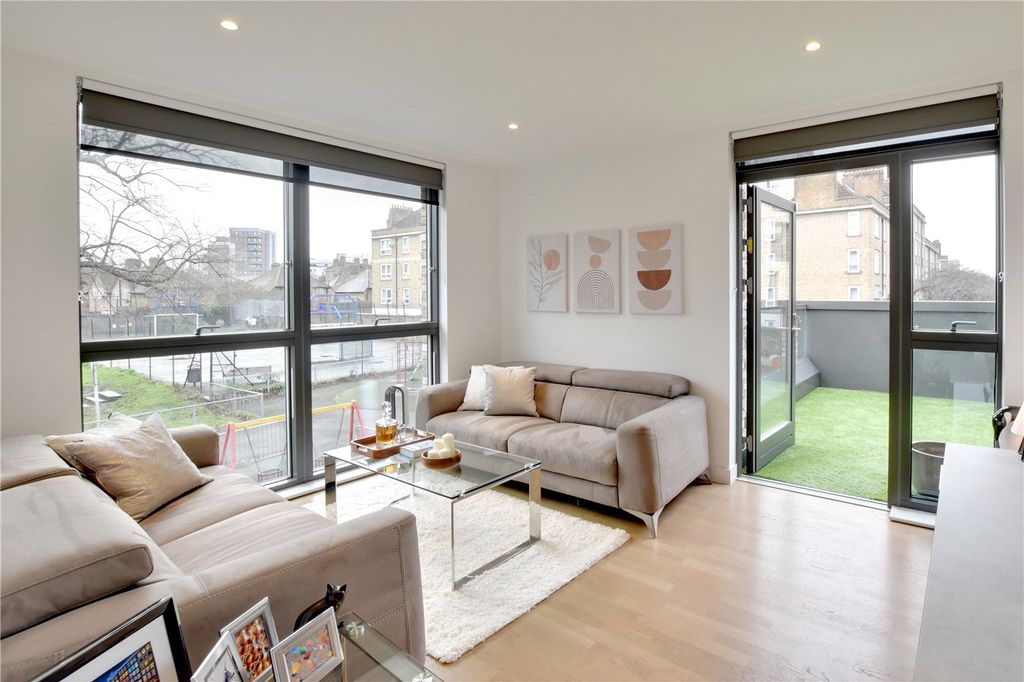 Property photo 3 of 33 Picture No. 03