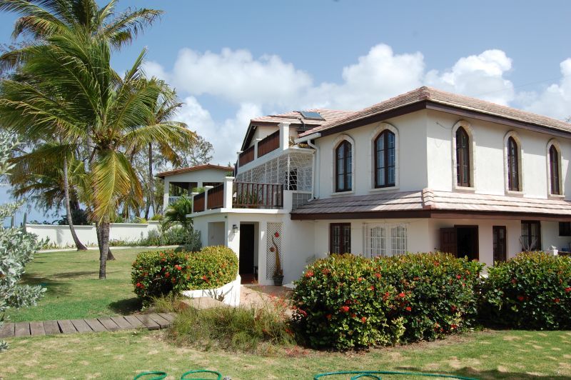 Property photo 2 of 35