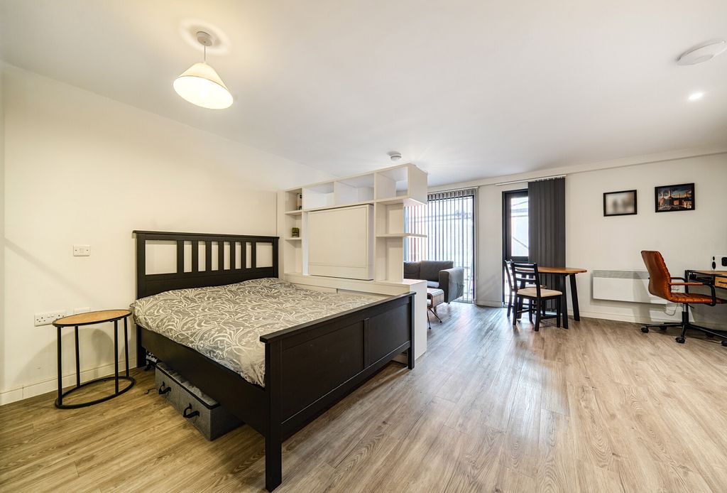 Property photo 1 of 11 1347139-5-68bae76...