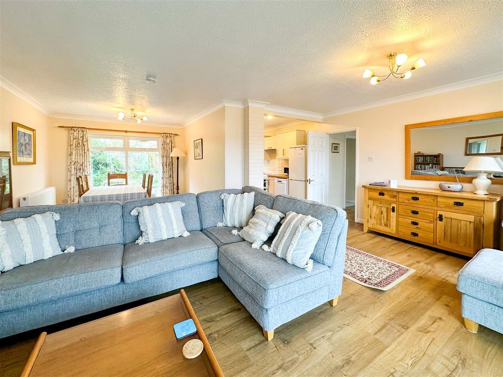 Property photo 2 of 28 Open Plan Living Area