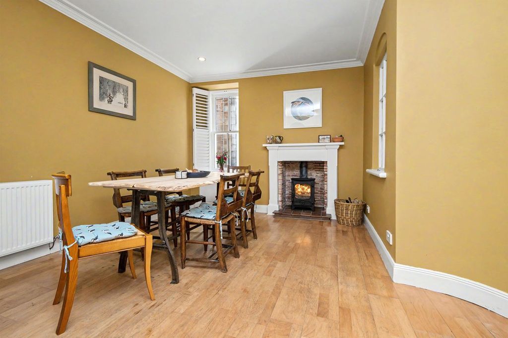 Property photo 3 of 22