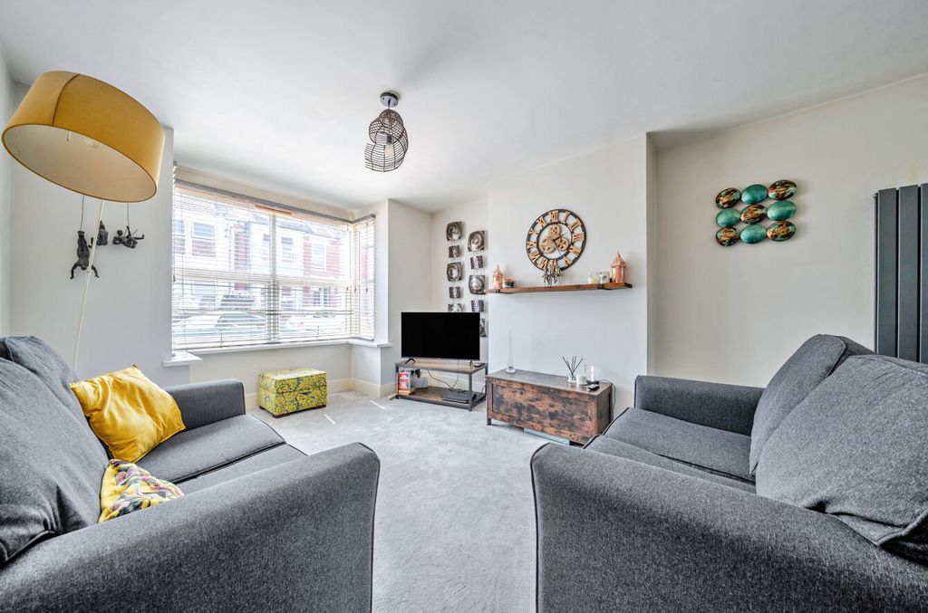 Property photo 2 of 16 1488602-7-6A4E68B...