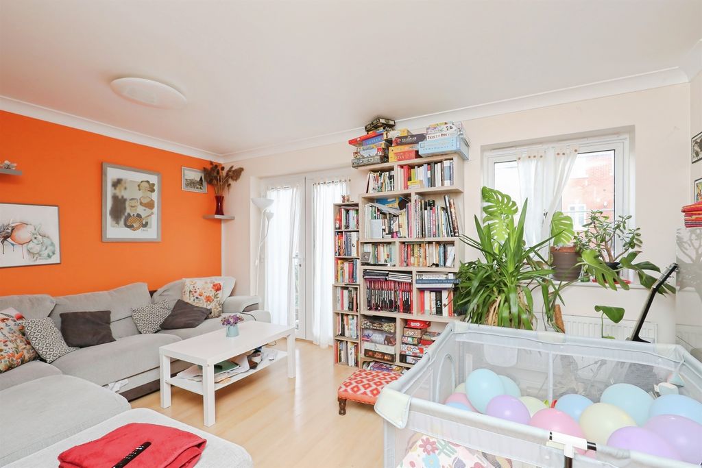 Property photo 3 of 17