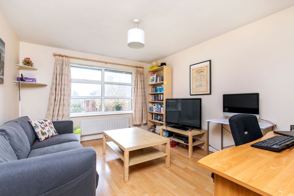 Property photo 2 of 7