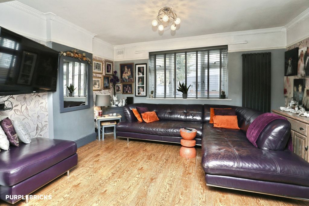 Property photo 3 of 23