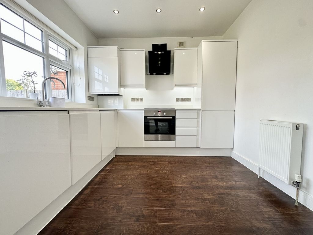 Property photo 3 of 13 Kitchen