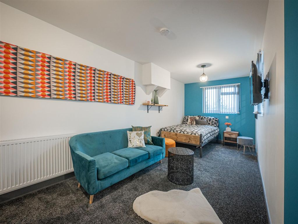 Property photo 1 of 17 P1220628-Hdr.Jpg