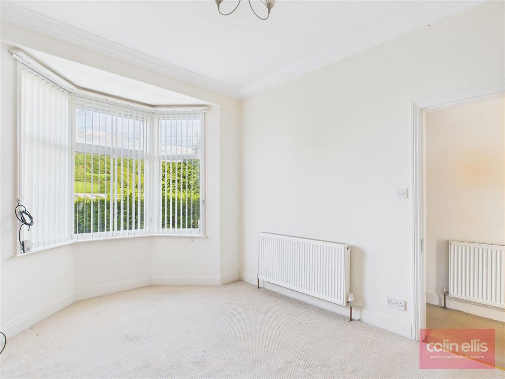 Property photo 3 of 17 Cam05075G0-Pr0124-Still006.Jpg