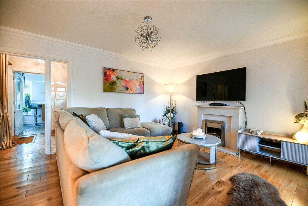 Property photo 3 of 23 Picture No. 27