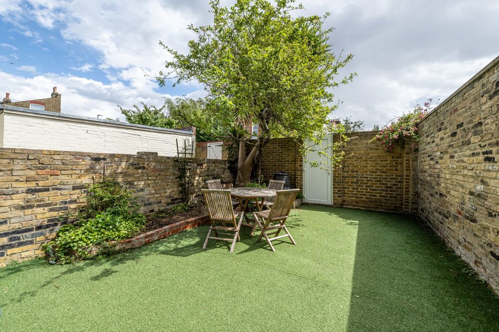 Property photo 3 of 32 5100556