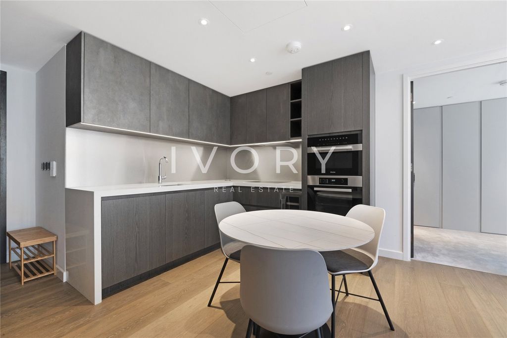 Property photo 3 of 16 Picture No. 01