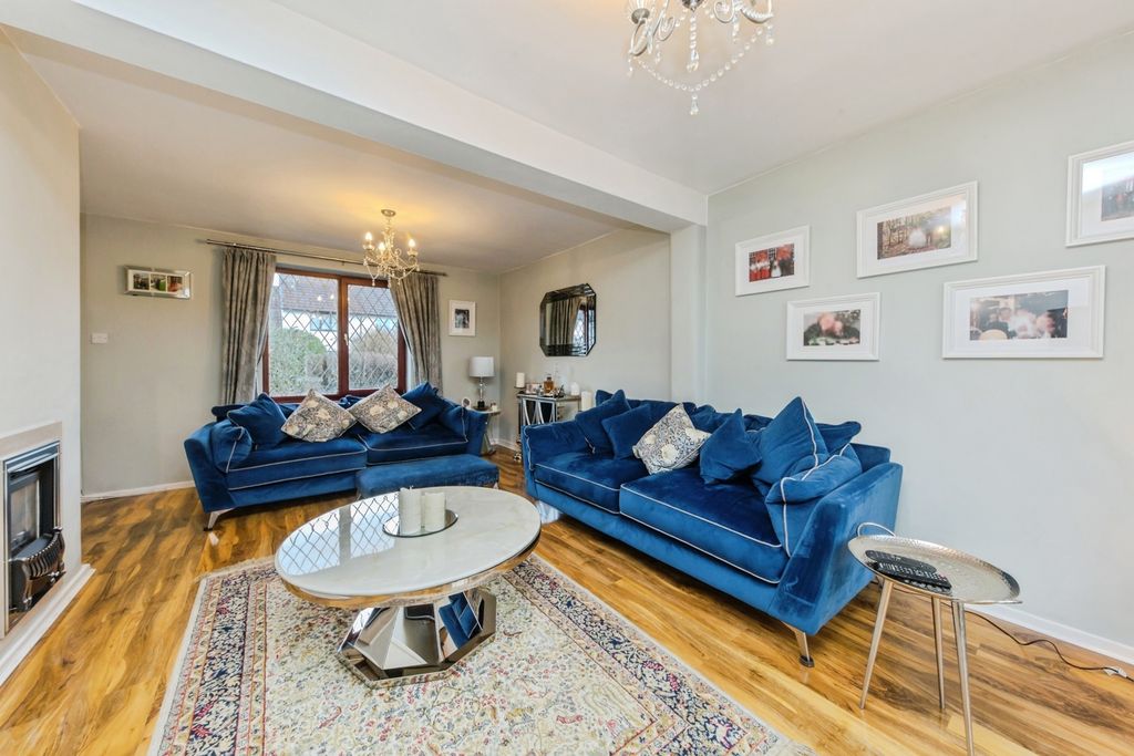 Property photo 2 of 20 Pbox-Img.Jpg