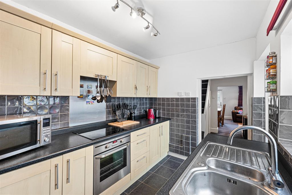 Property photo 2 of 20 Kitchen