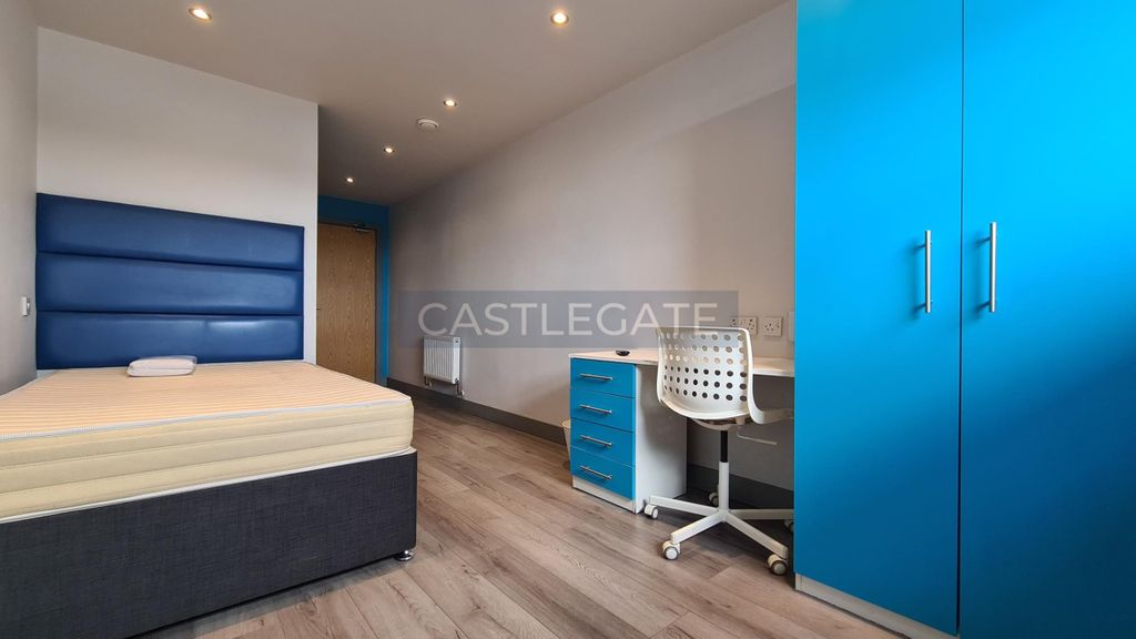 Property photo 1 of 10 Dundas Works Flat 12 Room 2 (1)