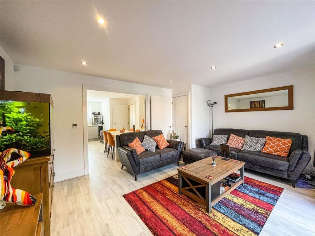 Property photo 3 of 30 Living Room