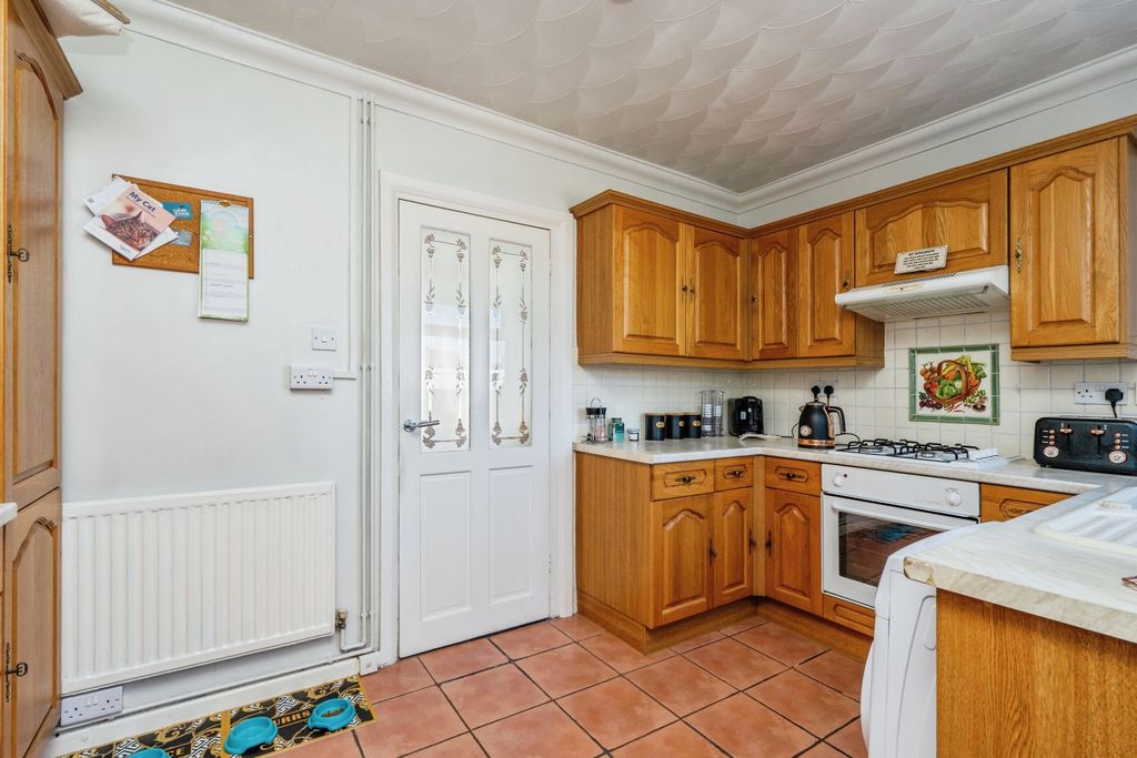 Property photo 2 of 19