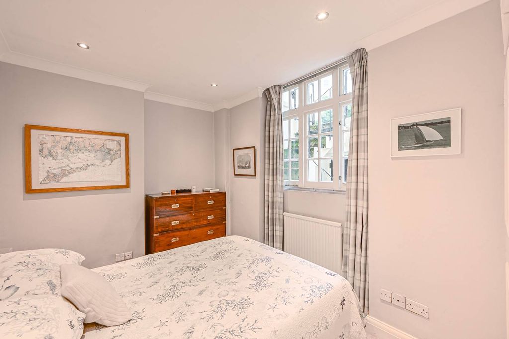 Property photo 3 of 10